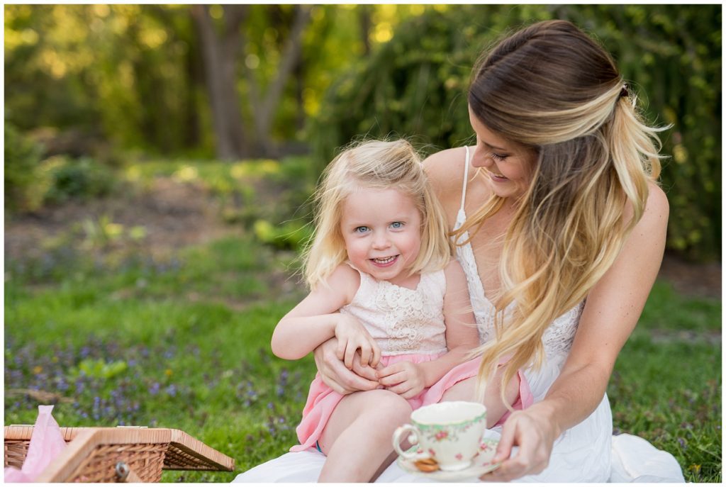Lyndale Park Rose Gardens by Karen Feder Photography