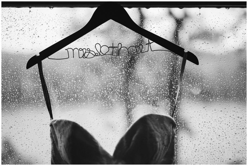 Misissippi Gardens Rainy spring wedding Copyright of Karen Feder Photography 2017 www.karenfederphotography.com