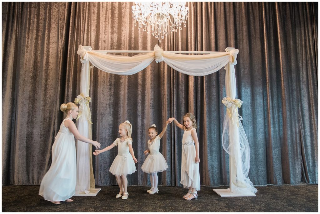 Misissippi Gardens Rainy spring wedding Copyright of Karen Feder Photography 2017 www.karenfederphotography.com