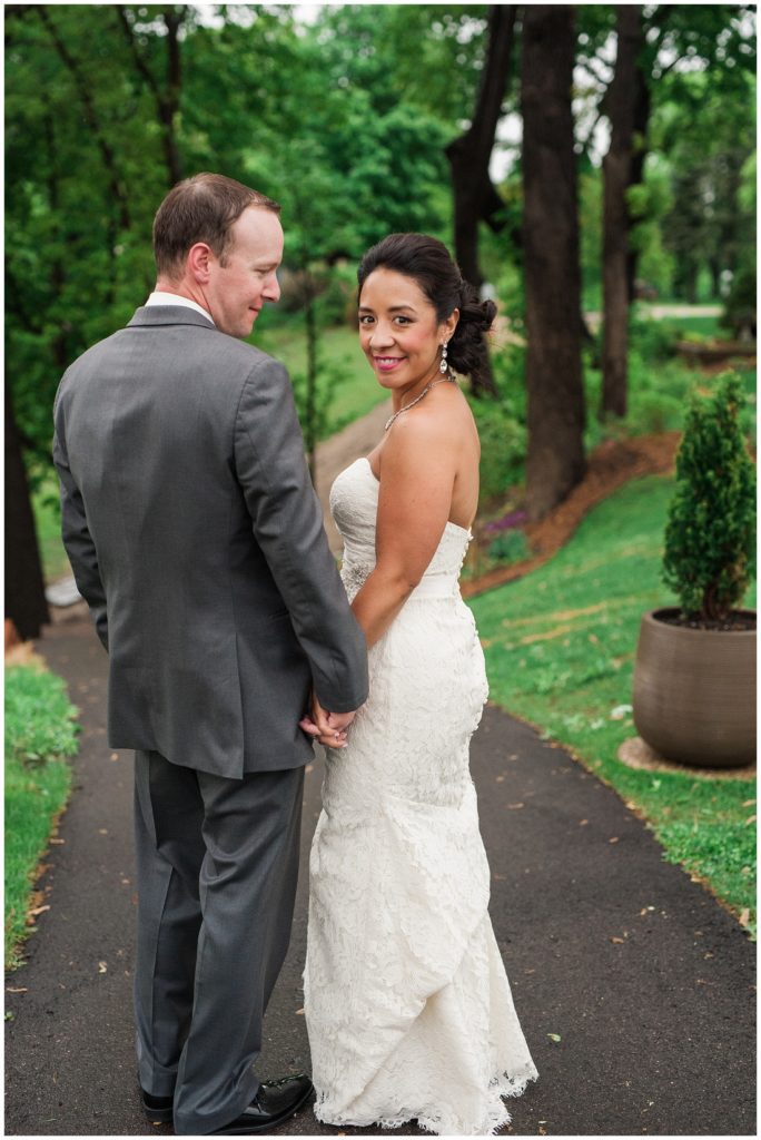 Misissippi Gardens Rainy spring wedding Copyright of Karen Feder Photography 2017 www.karenfederphotography.com