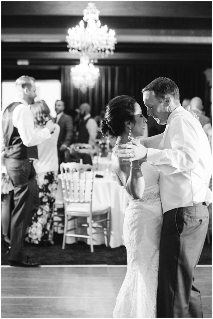 Misissippi Gardens Rainy spring wedding Copyright of Karen Feder Photography 2017 www.karenfederphotography.com