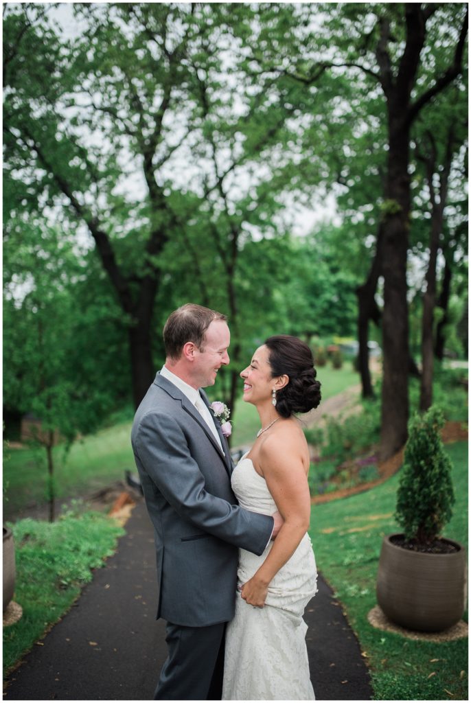 Misissippi Gardens Rainy spring wedding Copyright of Karen Feder Photography 2017 www.karenfederphotography.com