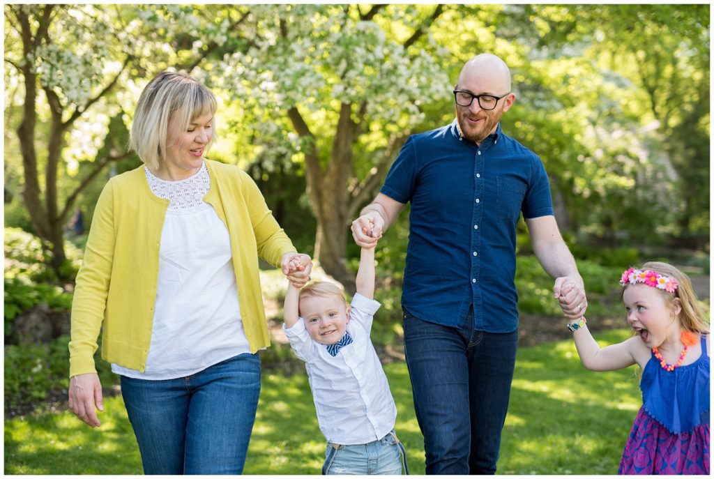 Lyndale park family session by Karen Feder Photography www.karenfederphotography.com