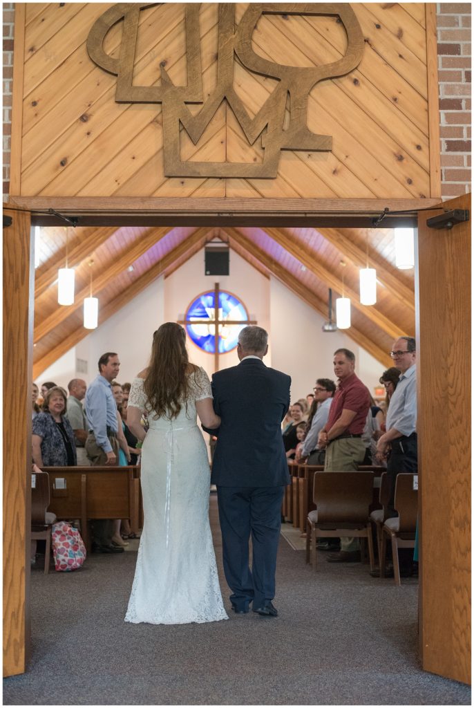 Minnesota lavendar countryside wedding by Karen Feder Photography www.karenfederphotography.com