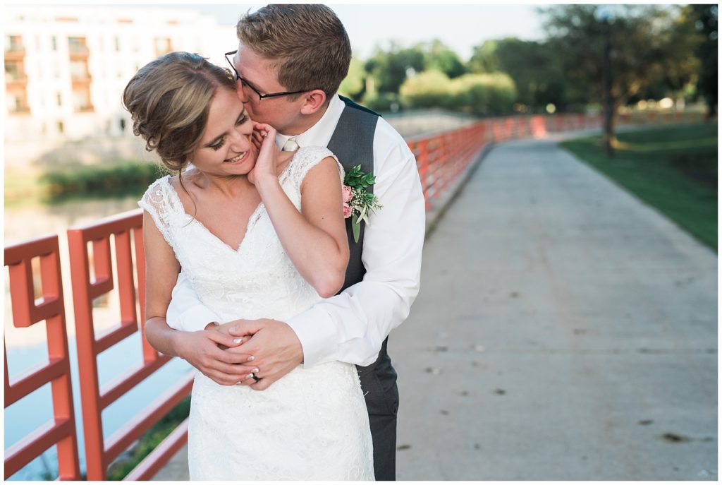 Elegant Pastel Wildflower wedding at Rochester Art Center www.karenfederphotography.com