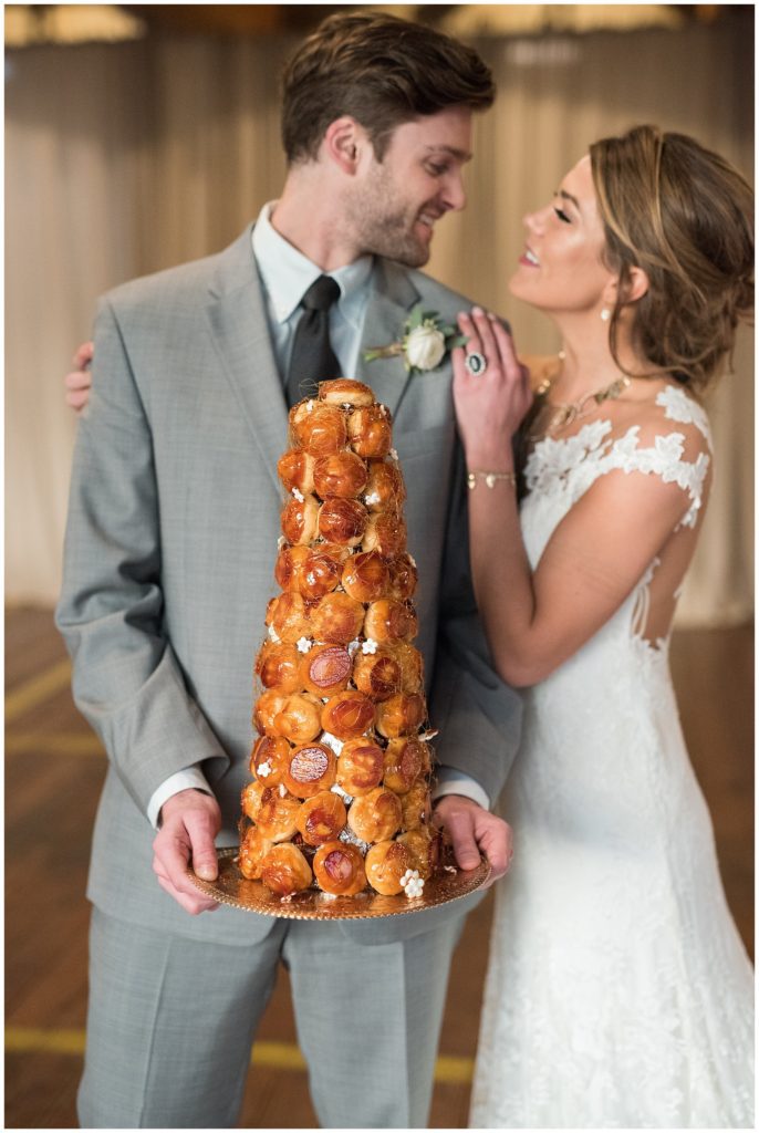 Pique Travel Wedding wedding cake Images copyright of Karen Feder Photography 2017