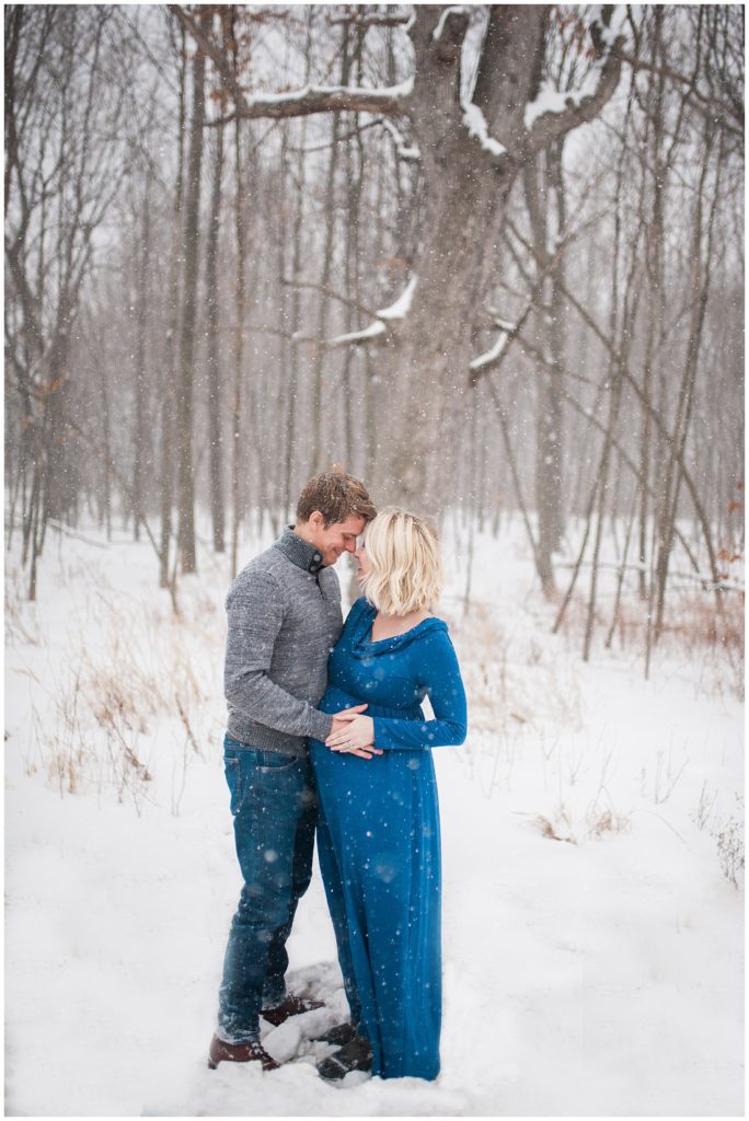 Winter Snow Maternity Session by Karen Feder Photography www.karenfederphotography.com