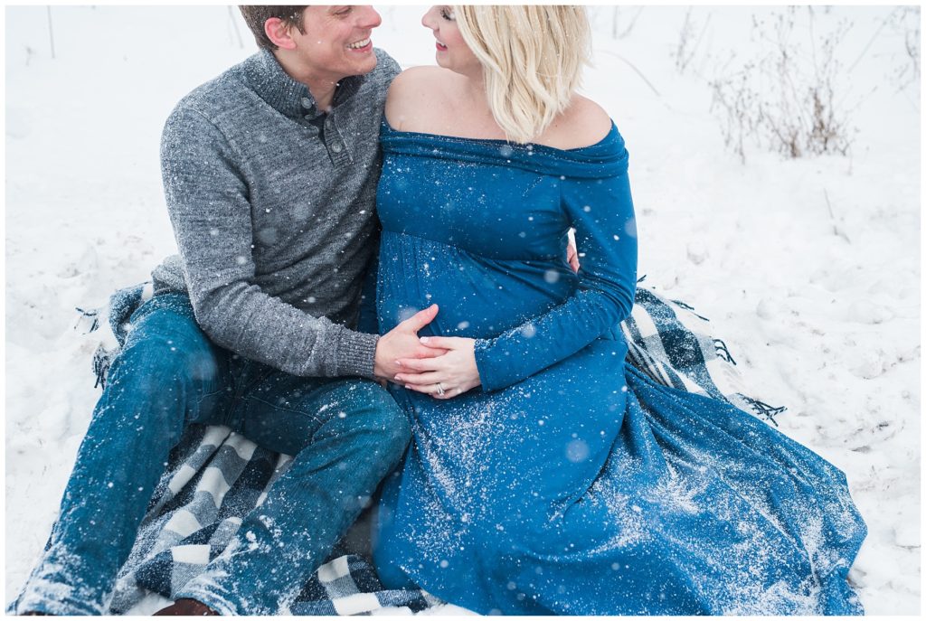 Winter Snow Maternity Session by Karen Feder Photography www.karenfederphotography.com