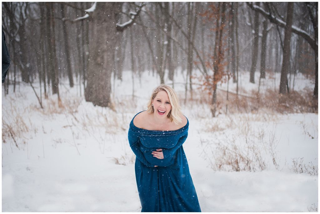 Winter Snow Maternity Session by Karen Feder Photography www.karenfederphotography.com
