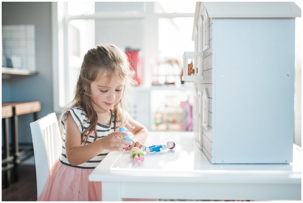 In home lifestyle newborn session by Karen Feder Photography www.karenfederphotography.com