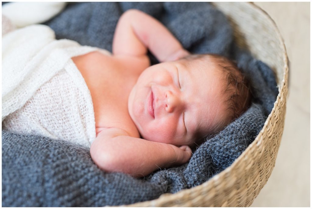 Saint Paul Lifestyle Newborn Session by Karen Feder Photography www.karenfederphotography.com
